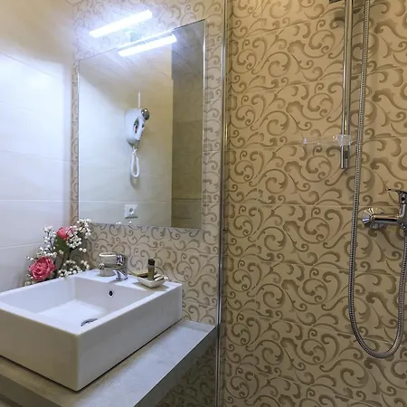 לינה וארוחת בוקר Maison Degli Artisti ראבנה