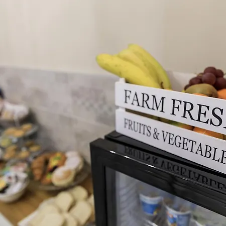 Maison Degli Artisti 4* ראבנה