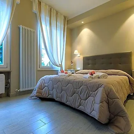 Bed & Breakfast Maison Degli Artisti 4*