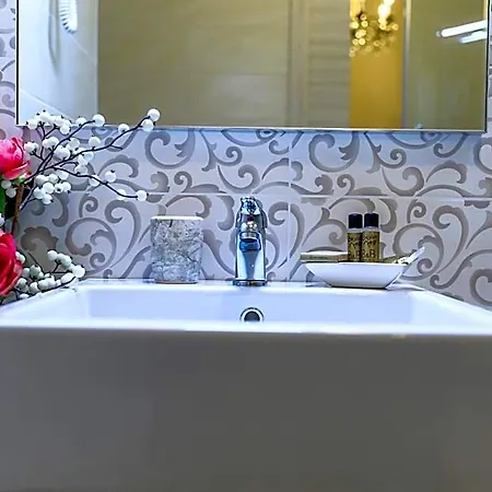 Maison Degli Artisti Bed & Breakfast 4*