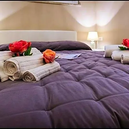 Bed & Breakfast Maison Degli Artisti 4*