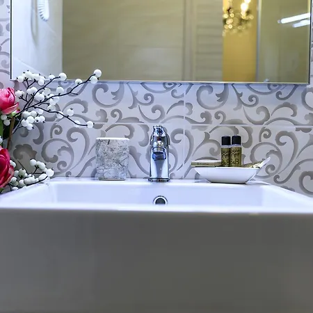 Maison Degli Artisti Bed and Breakfast 4*
