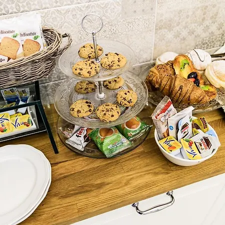 Maison Degli Artisti Alojamento de Acomodação e Pequeno-almoço 4*